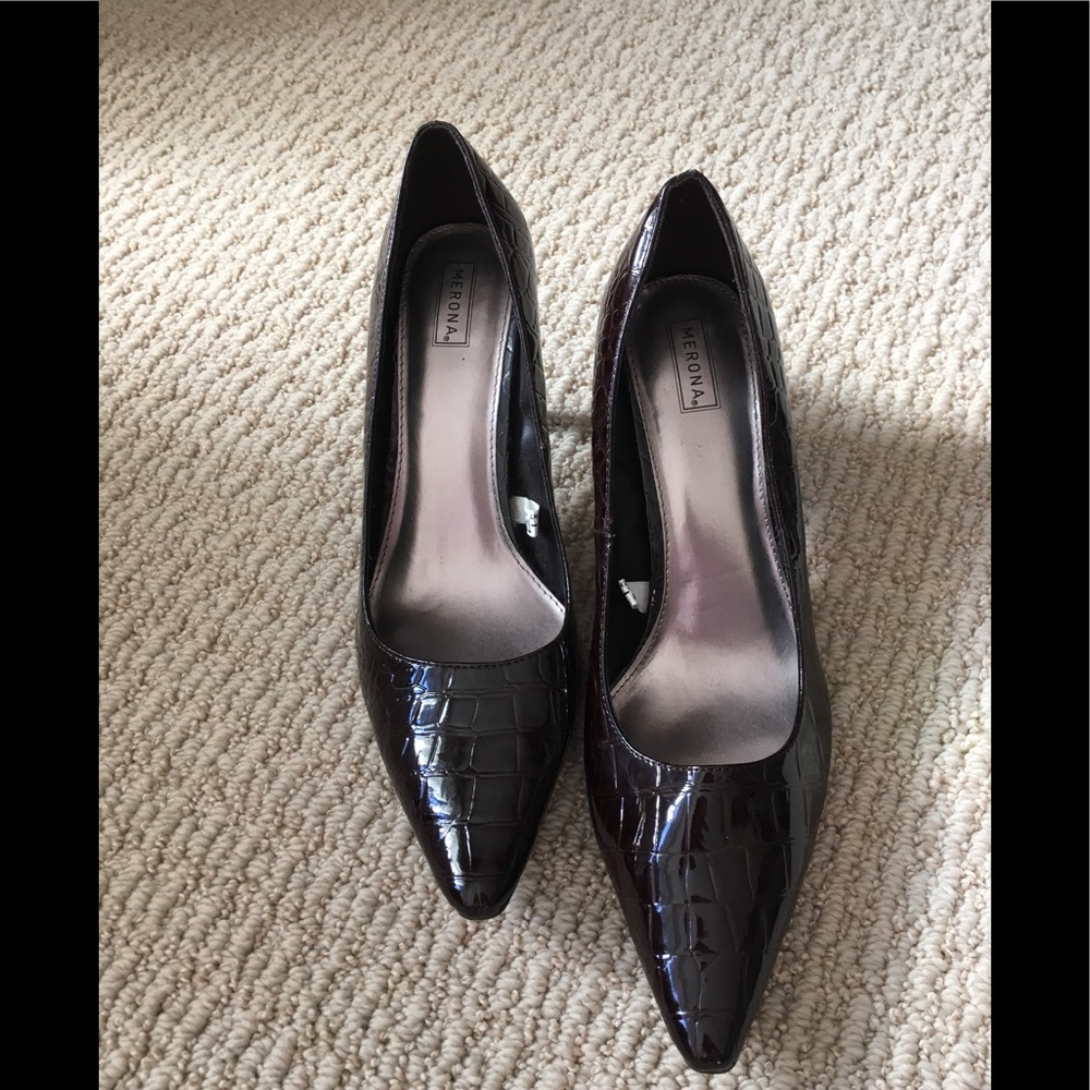 Brown faux crocodile heels - Picture 2 of 2
